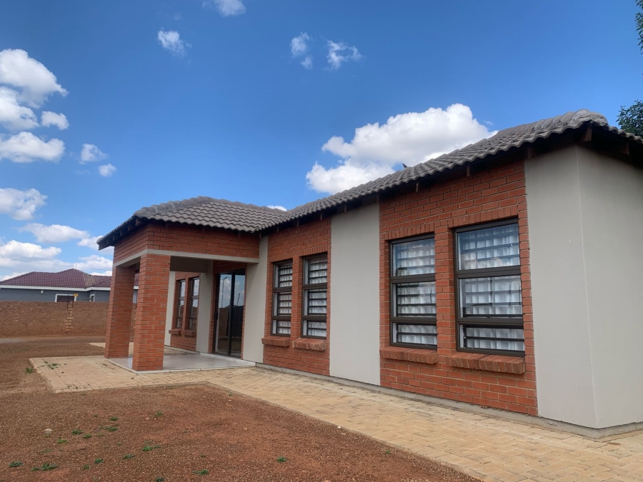 3 Bedroom Property for Sale in Westonaria Gauteng