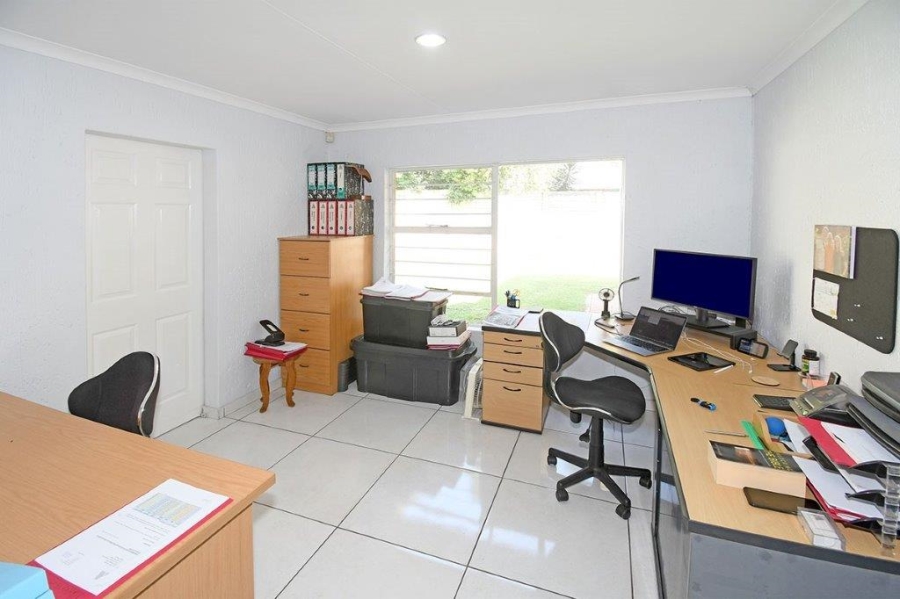 3 Bedroom Property for Sale in Marais Steyn Park Gauteng