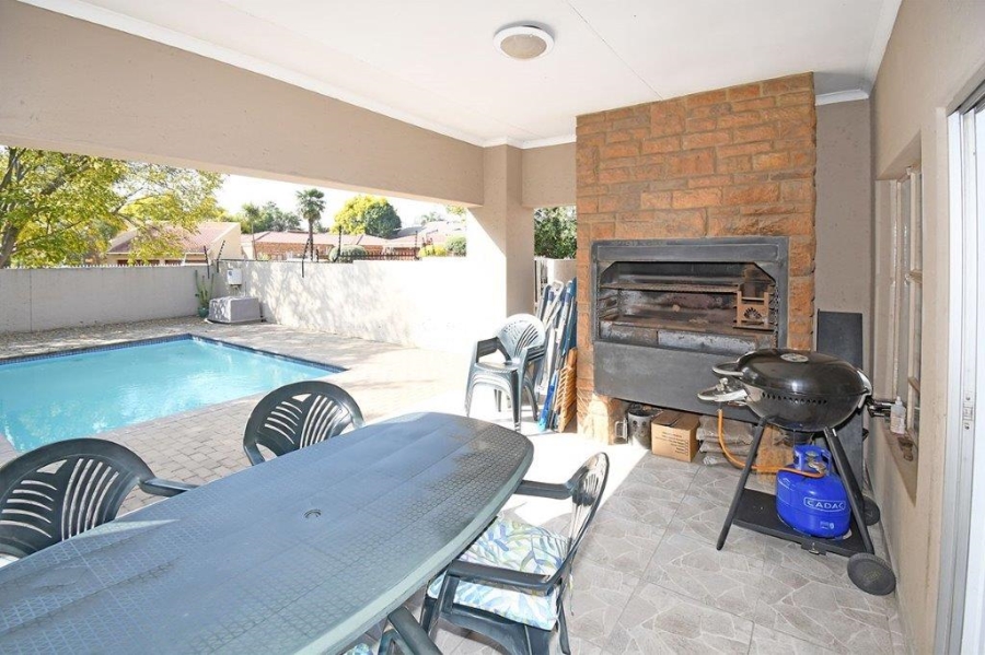 3 Bedroom Property for Sale in Marais Steyn Park Gauteng