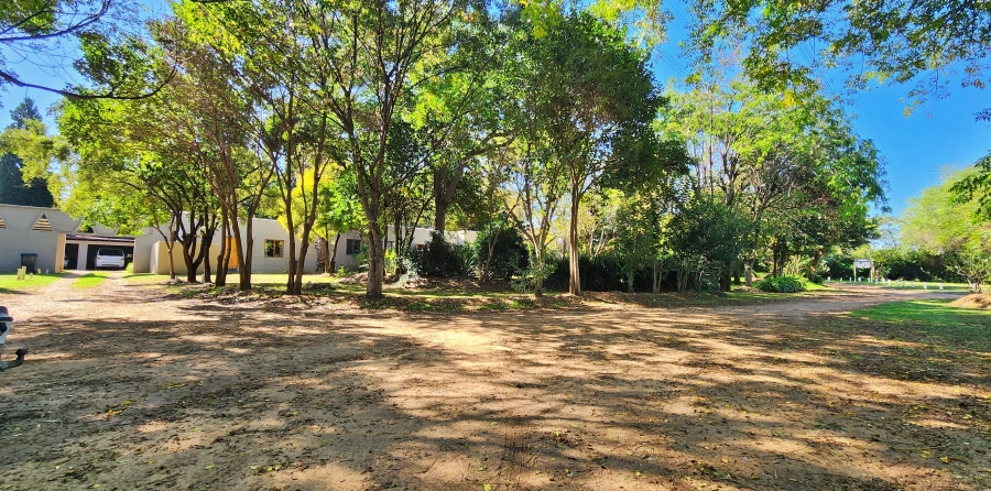 6 Bedroom Property for Sale in Beaulieu Gauteng