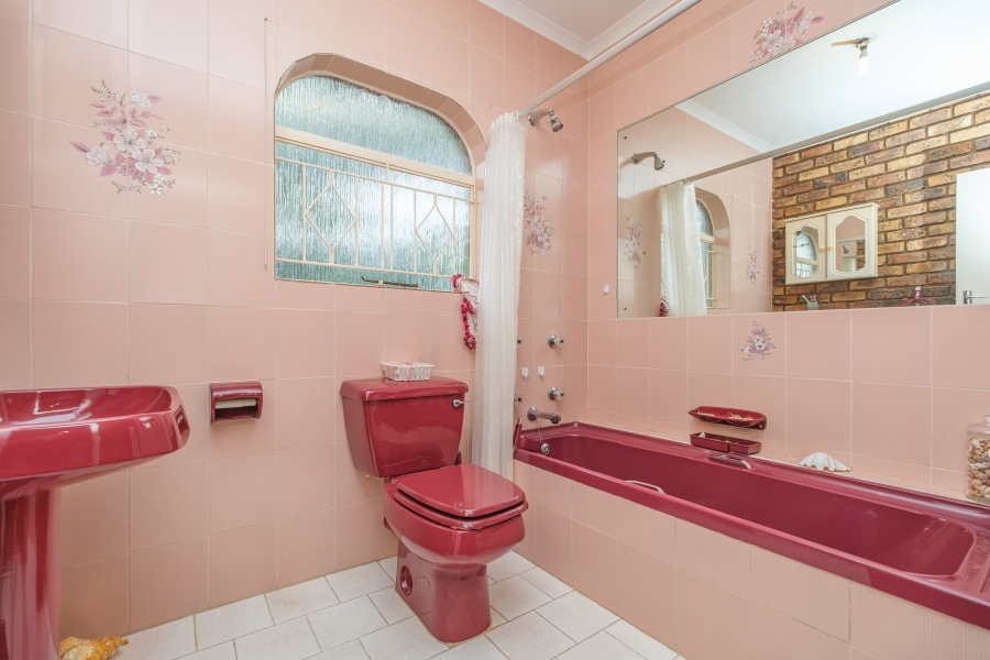 3 Bedroom Property for Sale in Radiokop Gauteng