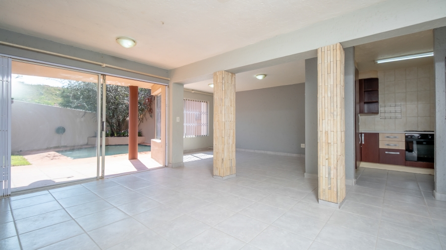 2 Bedroom Property for Sale in Northcliff Gauteng