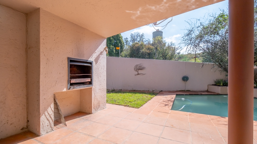 2 Bedroom Property for Sale in Northcliff Gauteng