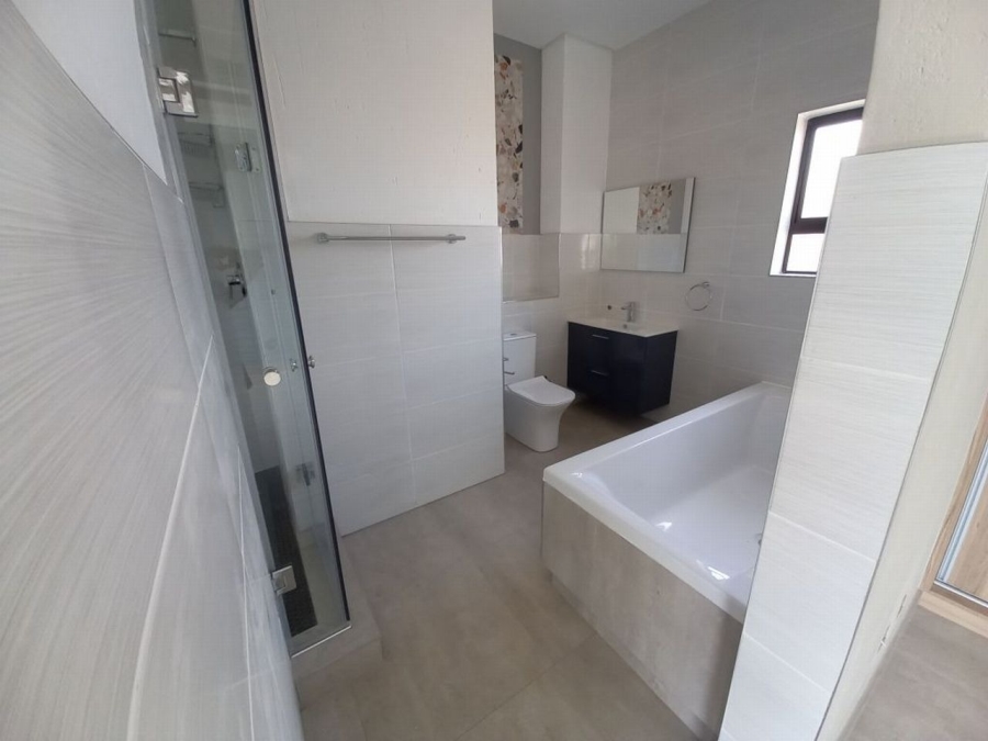 2 Bedroom Property for Sale in Ravenswood Gauteng
