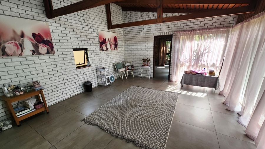 5 Bedroom Property for Sale in Eldoraigne Gauteng