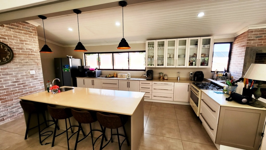 5 Bedroom Property for Sale in Eldoraigne Gauteng