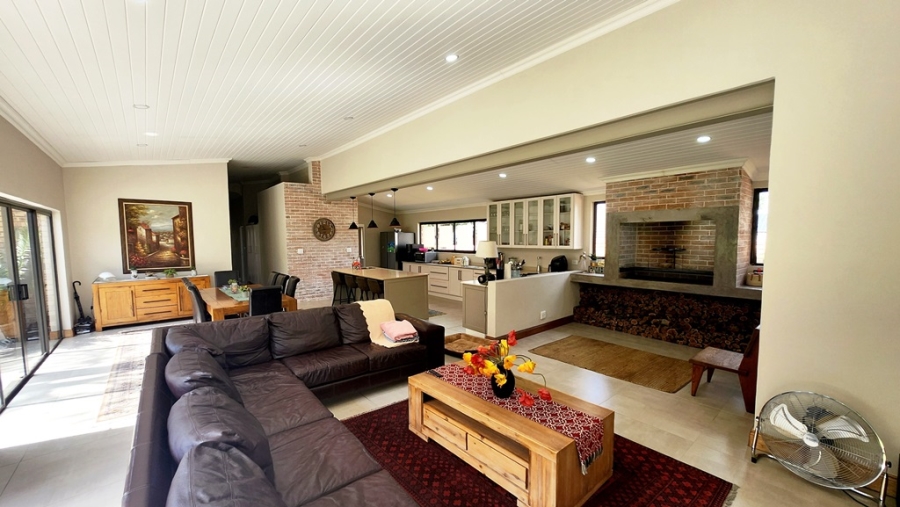 5 Bedroom Property for Sale in Eldoraigne Gauteng