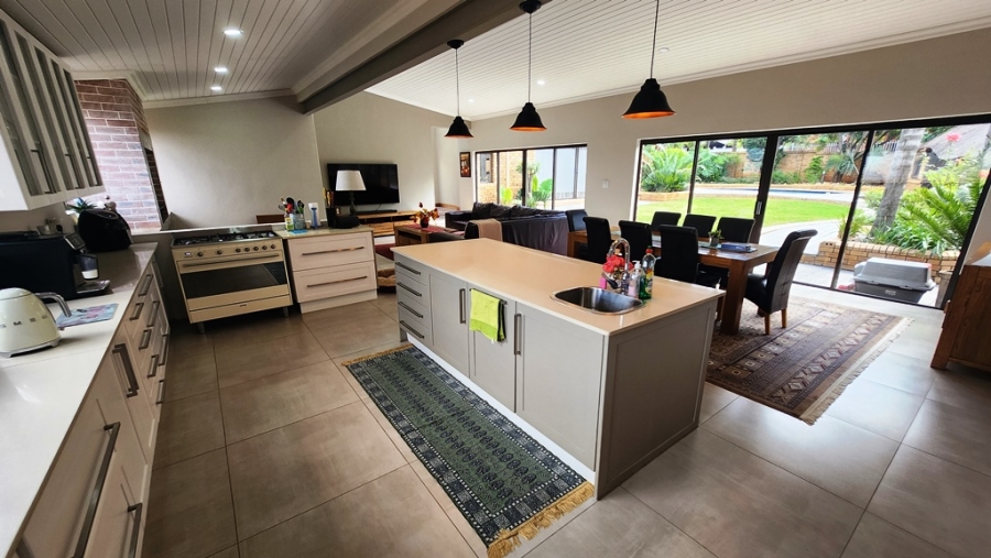 5 Bedroom Property for Sale in Eldoraigne Gauteng