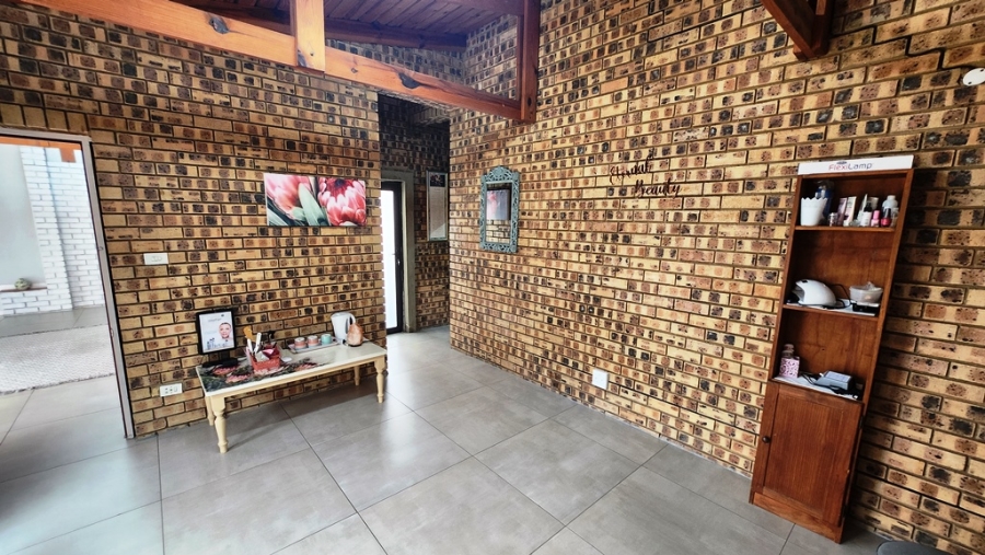 5 Bedroom Property for Sale in Eldoraigne Gauteng