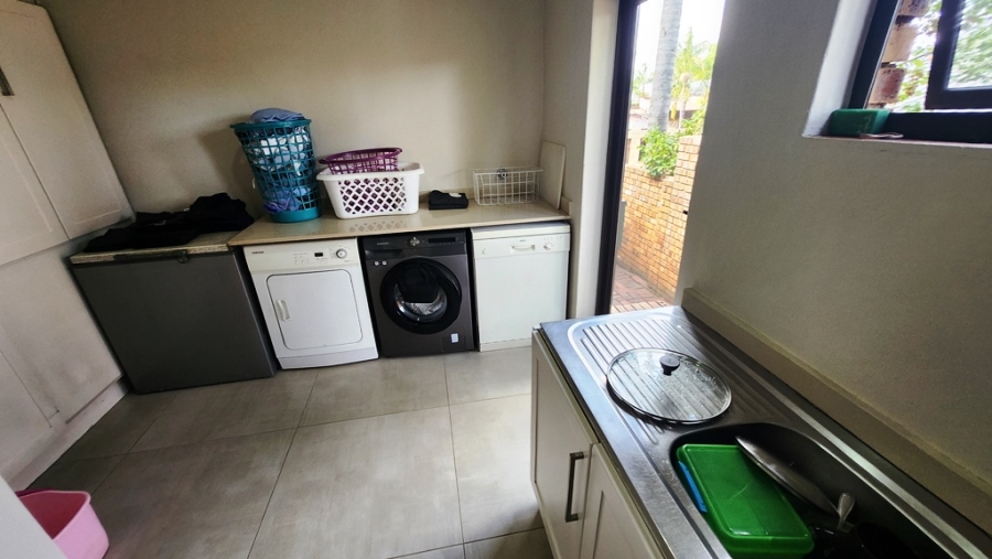 5 Bedroom Property for Sale in Eldoraigne Gauteng