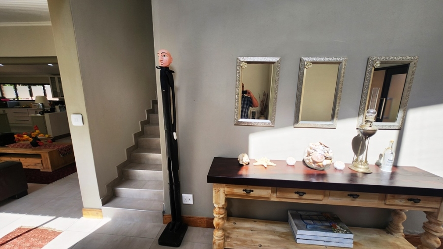 5 Bedroom Property for Sale in Eldoraigne Gauteng