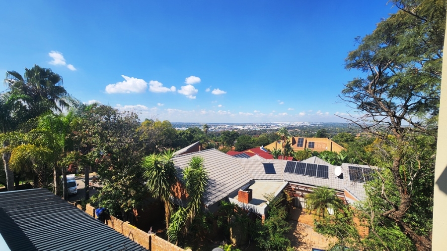 5 Bedroom Property for Sale in Eldoraigne Gauteng