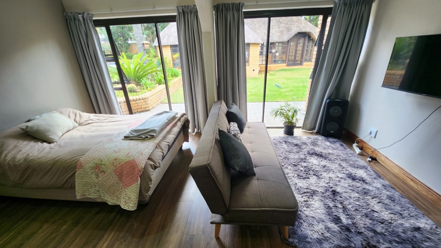 5 Bedroom Property for Sale in Eldoraigne Gauteng