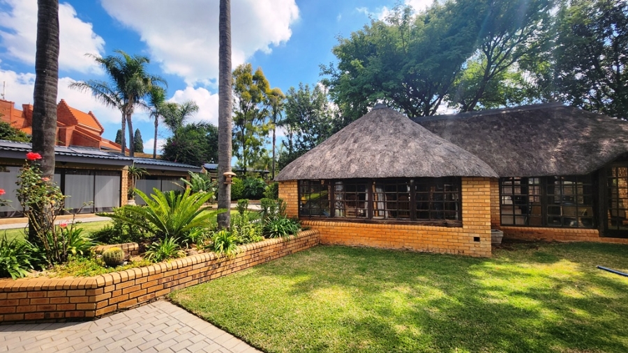 5 Bedroom Property for Sale in Eldoraigne Gauteng