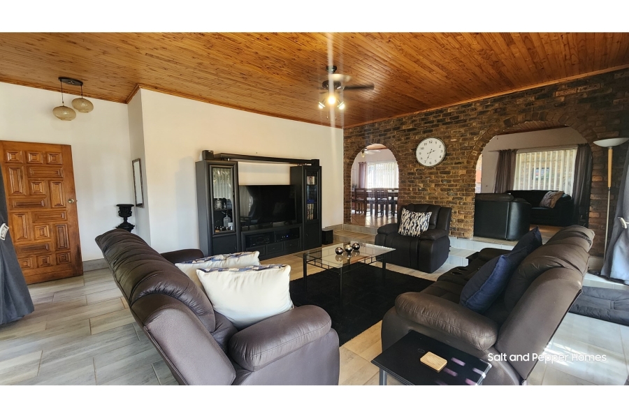 4 Bedroom Property for Sale in Magalieskruin Gauteng