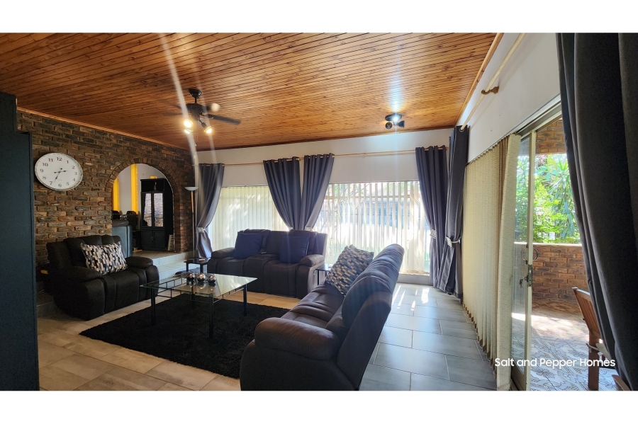 4 Bedroom Property for Sale in Magalieskruin Gauteng