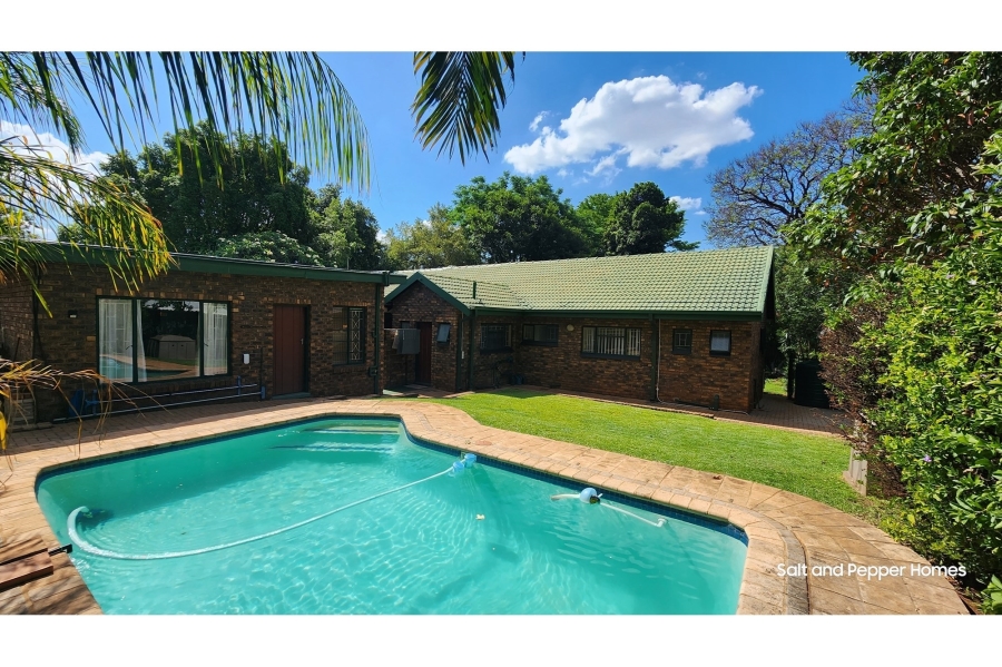 4 Bedroom Property for Sale in Magalieskruin Gauteng