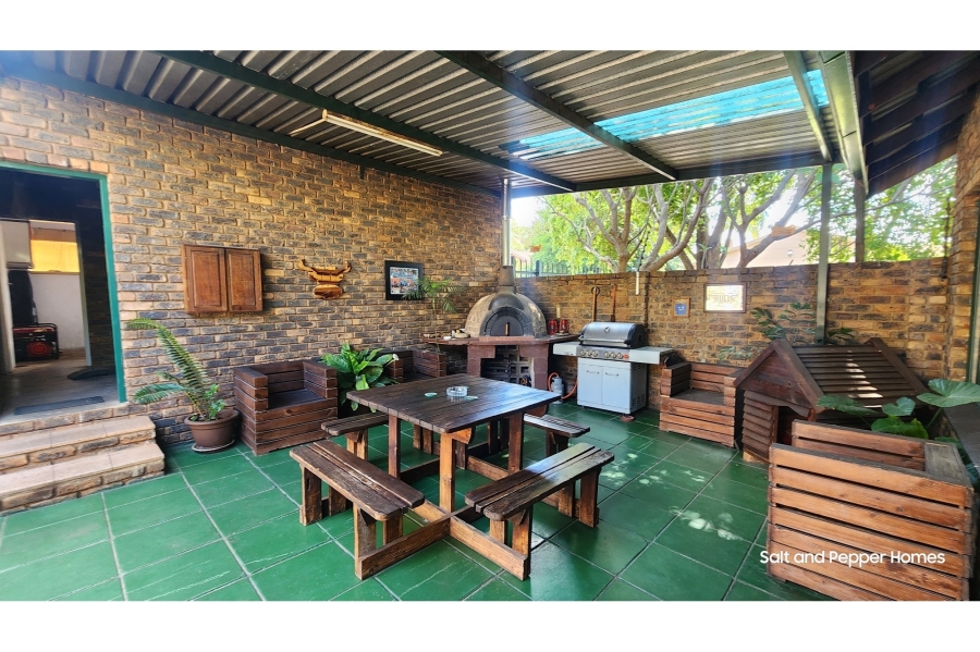 4 Bedroom Property for Sale in Magalieskruin Gauteng