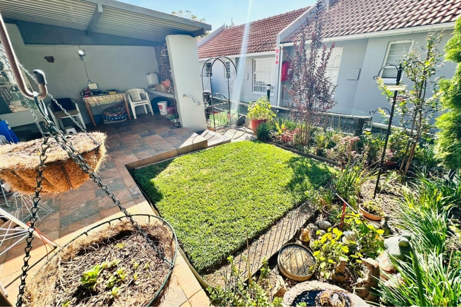 2 Bedroom Property for Sale in North Riding Gauteng
