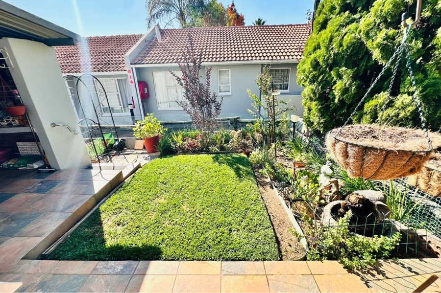 2 Bedroom Property for Sale in North Riding Gauteng