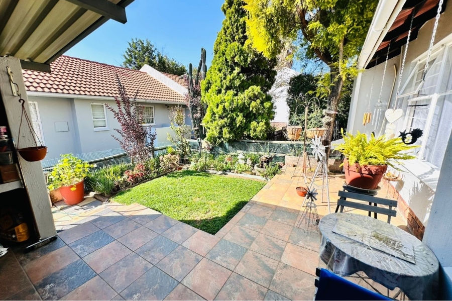 2 Bedroom Property for Sale in North Riding Gauteng
