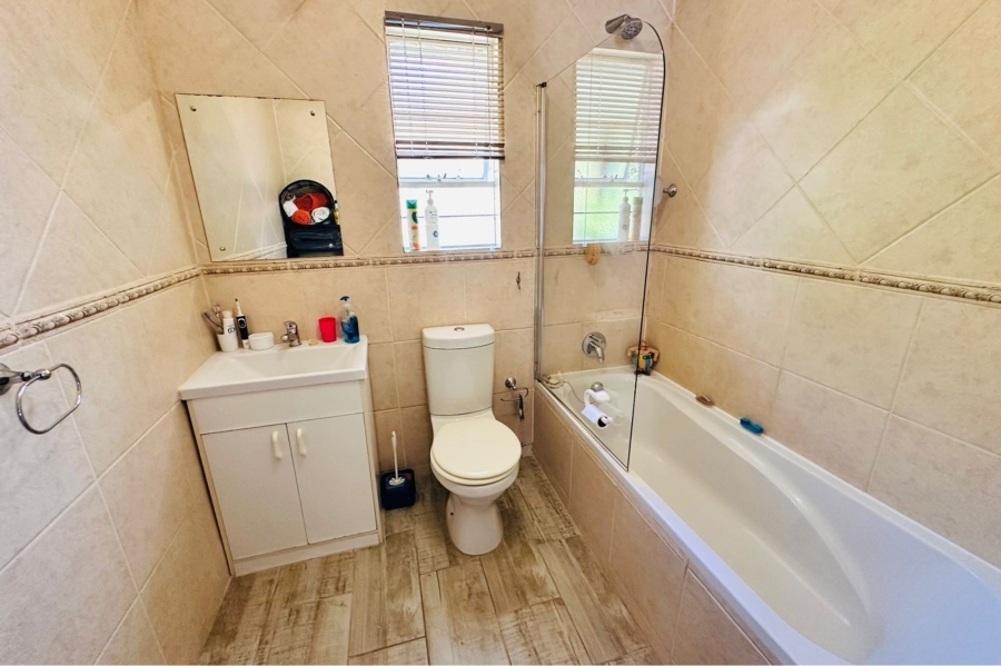 2 Bedroom Property for Sale in North Riding Gauteng