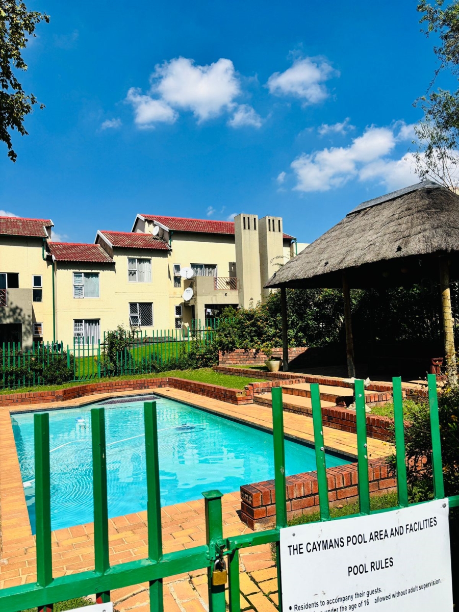 To Let 2 Bedroom Property for Rent in Bromhof Gauteng