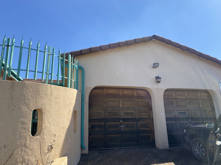 4 Bedroom Property for Sale in Palm Ridge Gauteng