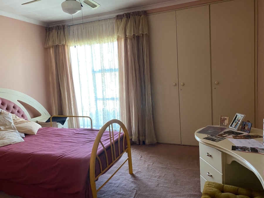 4 Bedroom Property for Sale in Palm Ridge Gauteng