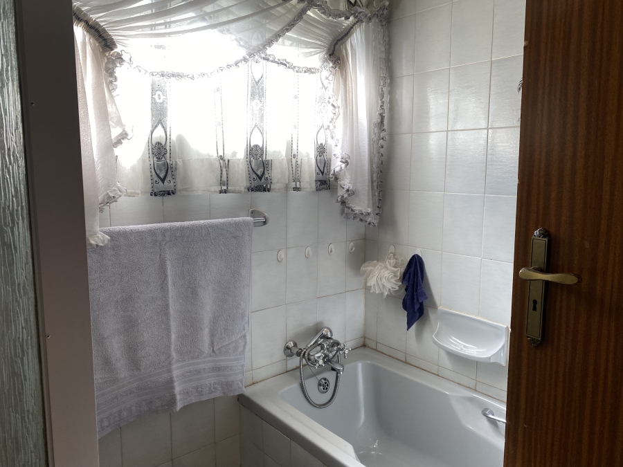 4 Bedroom Property for Sale in Palm Ridge Gauteng