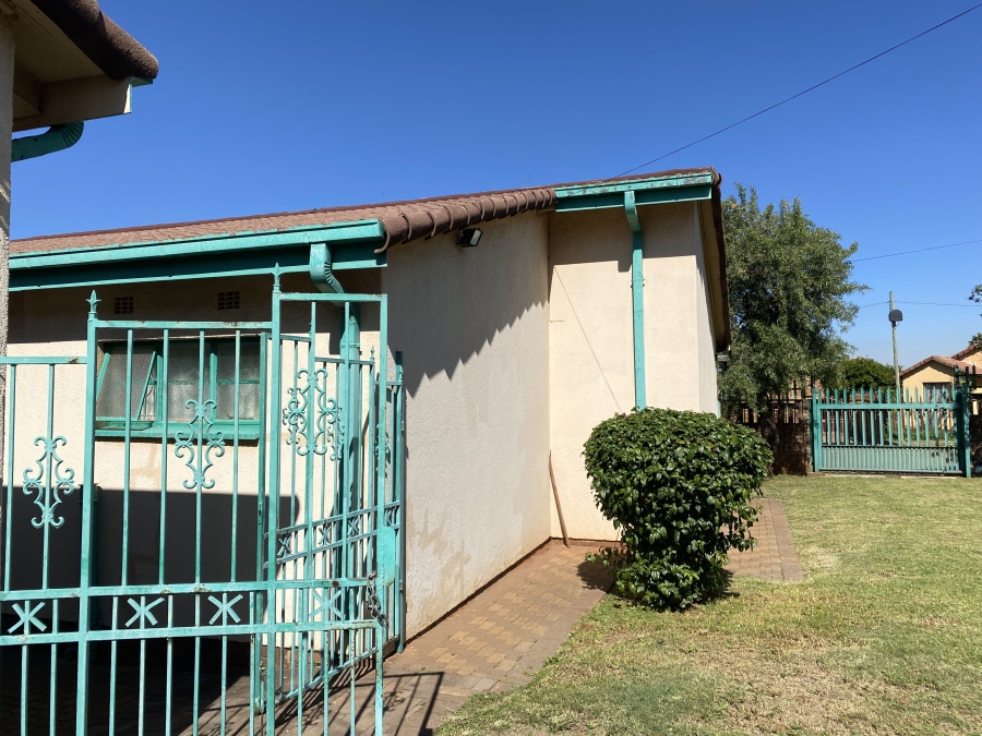 4 Bedroom Property for Sale in Palm Ridge Gauteng