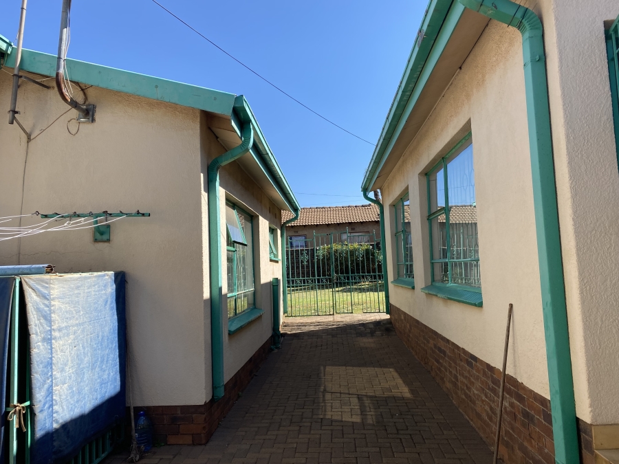4 Bedroom Property for Sale in Palm Ridge Gauteng