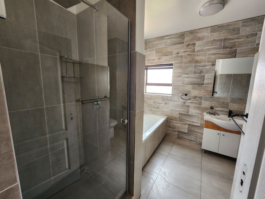 2 Bedroom Property for Sale in Ravenswood Gauteng