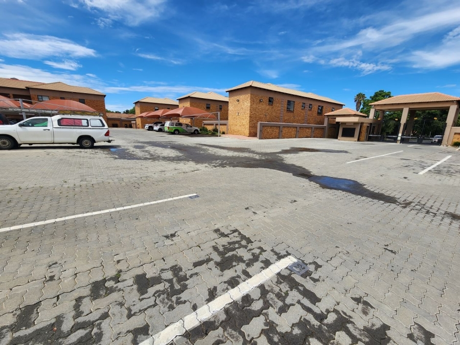 2 Bedroom Property for Sale in Ravenswood Gauteng
