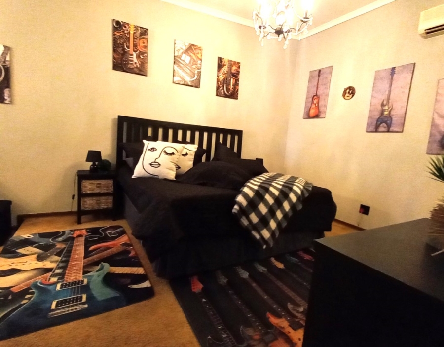 4 Bedroom Property for Sale in Florauna Gauteng