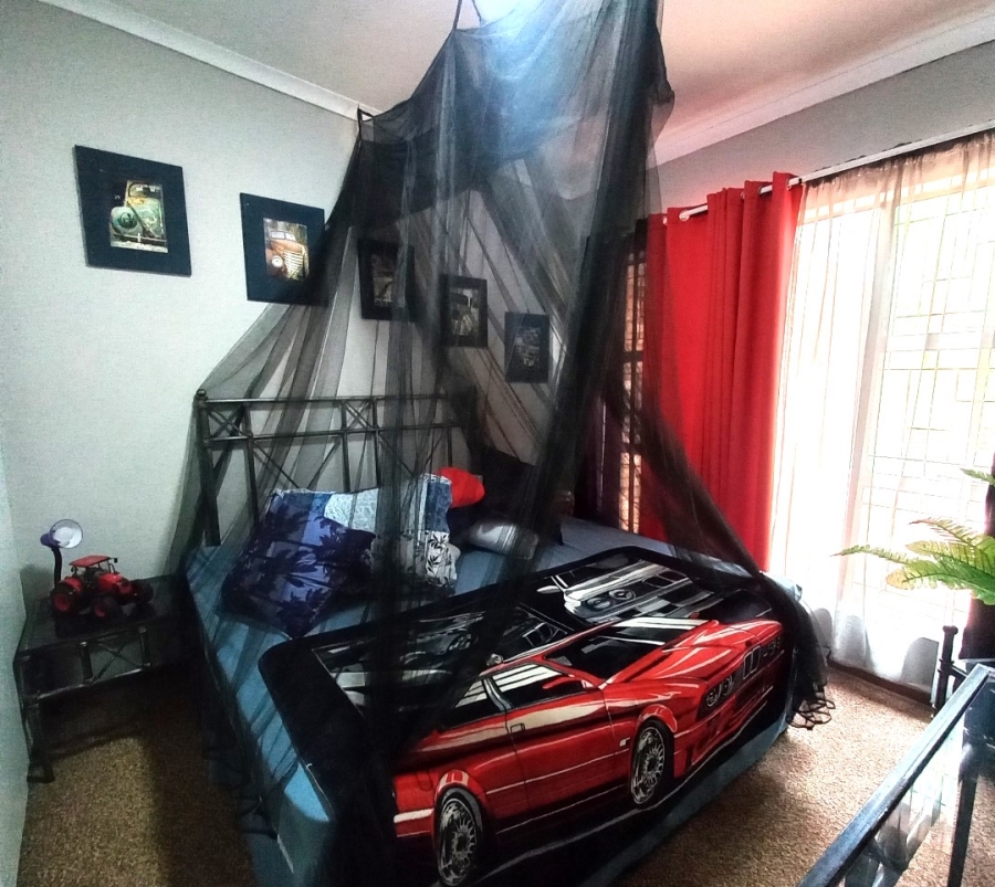 4 Bedroom Property for Sale in Florauna Gauteng