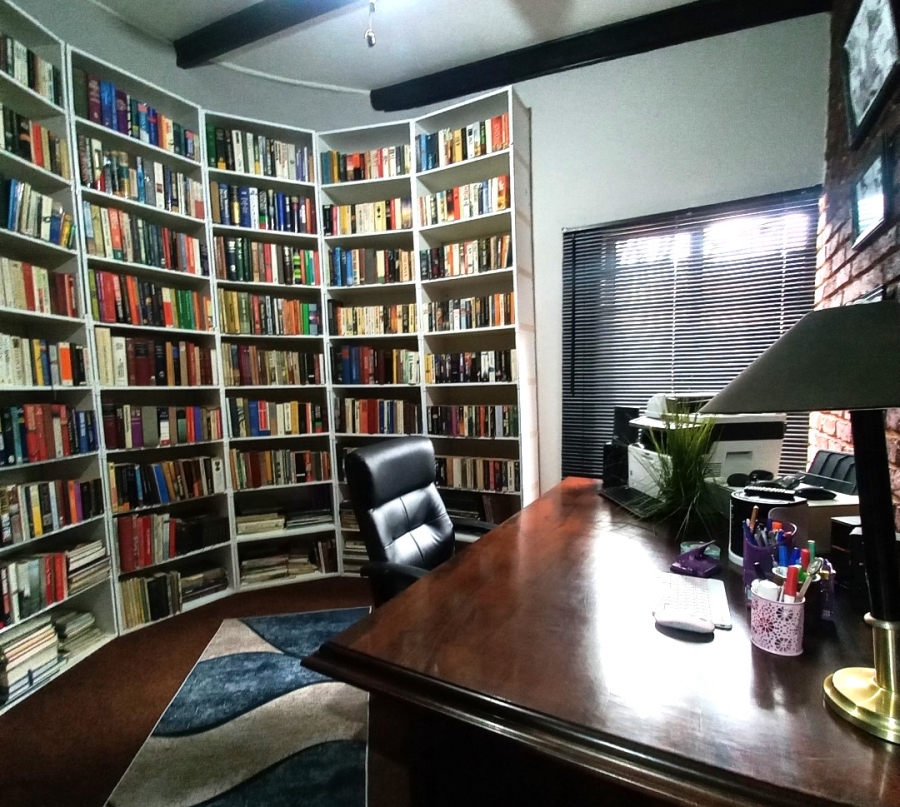 4 Bedroom Property for Sale in Florauna Gauteng