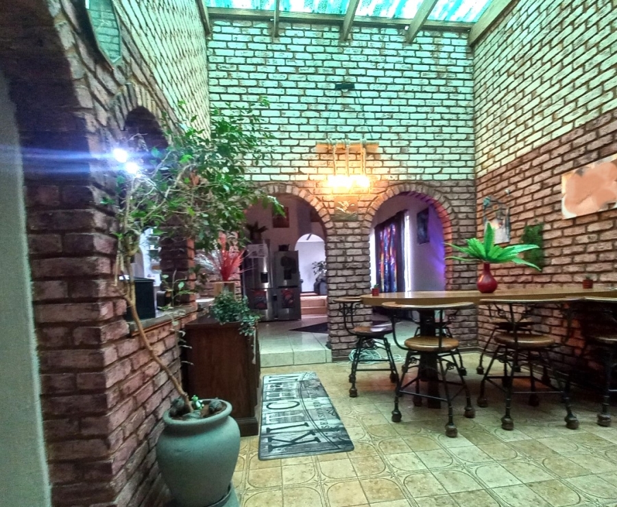 4 Bedroom Property for Sale in Florauna Gauteng