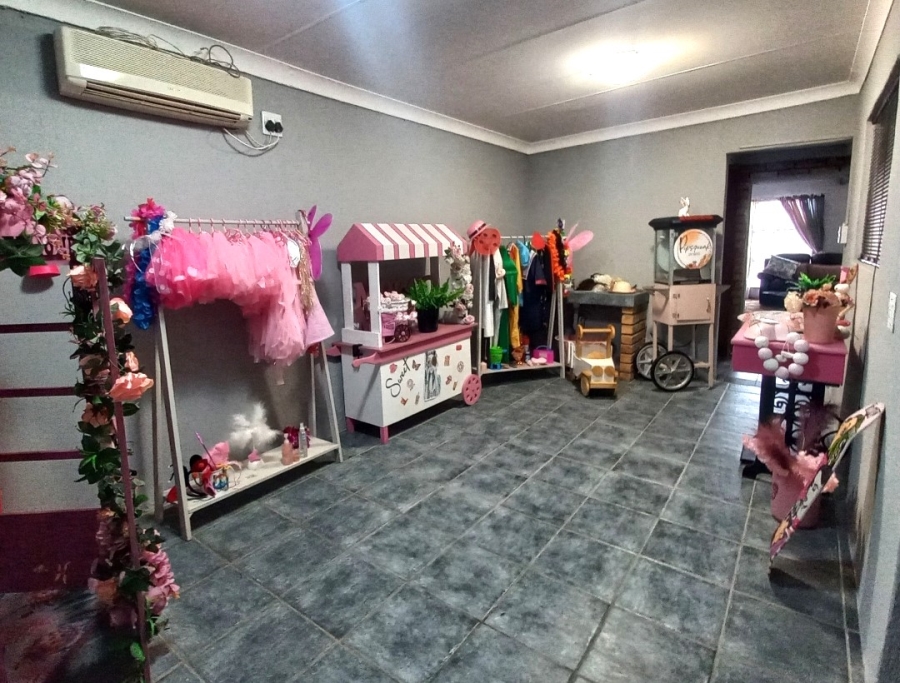 4 Bedroom Property for Sale in Florauna Gauteng