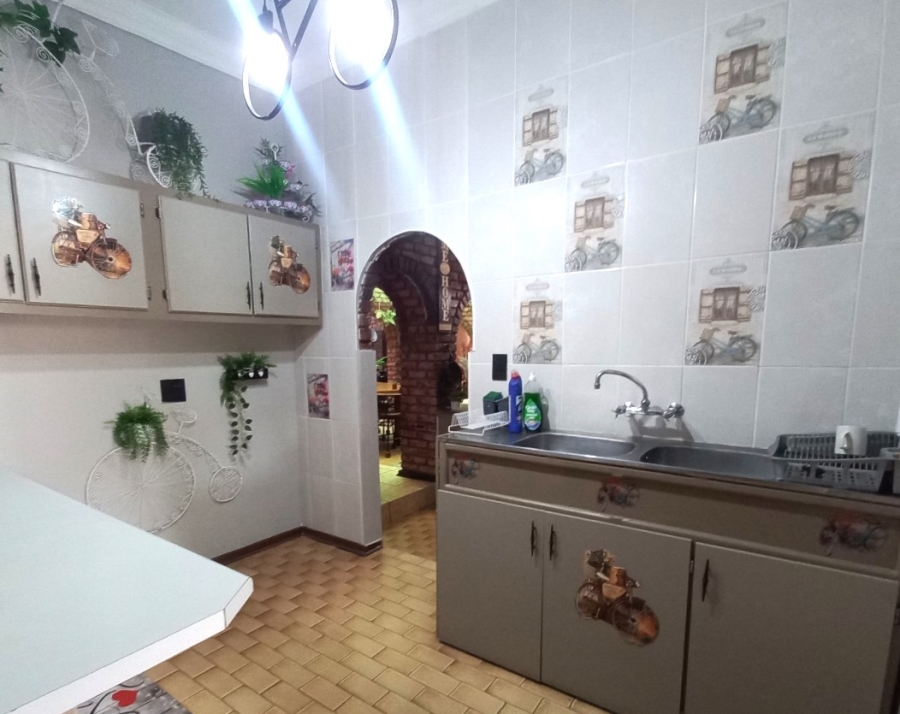 4 Bedroom Property for Sale in Florauna Gauteng