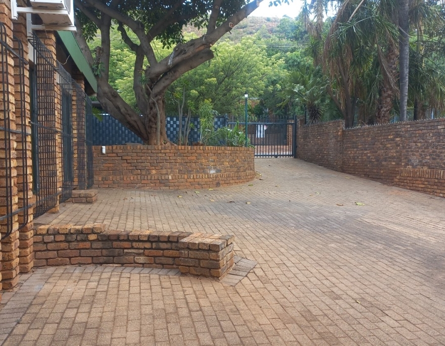 4 Bedroom Property for Sale in Florauna Gauteng