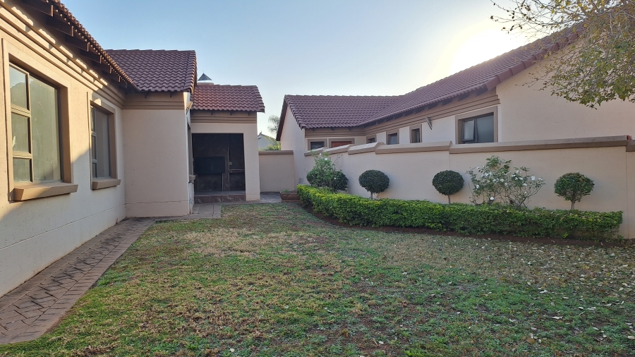 3 Bedroom Property for Sale in Thatchfield Hills Gauteng