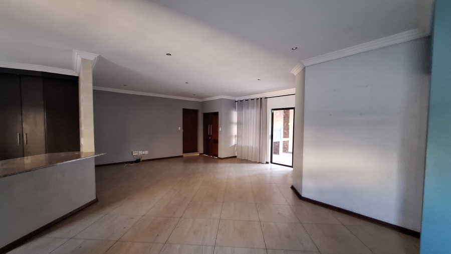 3 Bedroom Property for Sale in Thatchfield Hills Gauteng