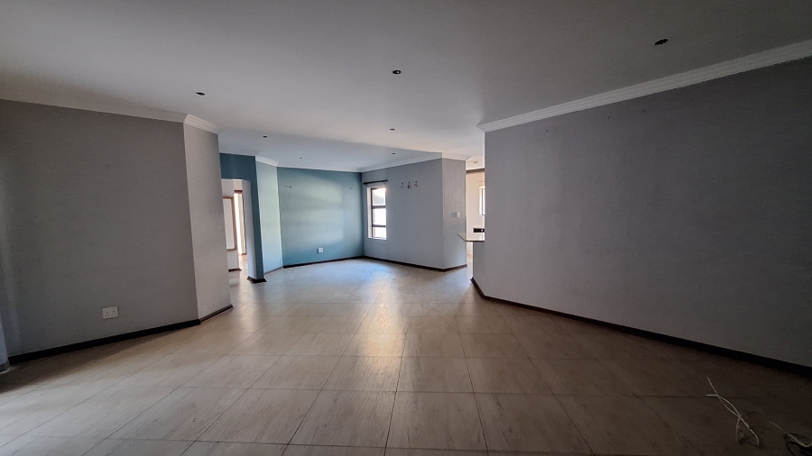 3 Bedroom Property for Sale in Thatchfield Hills Gauteng