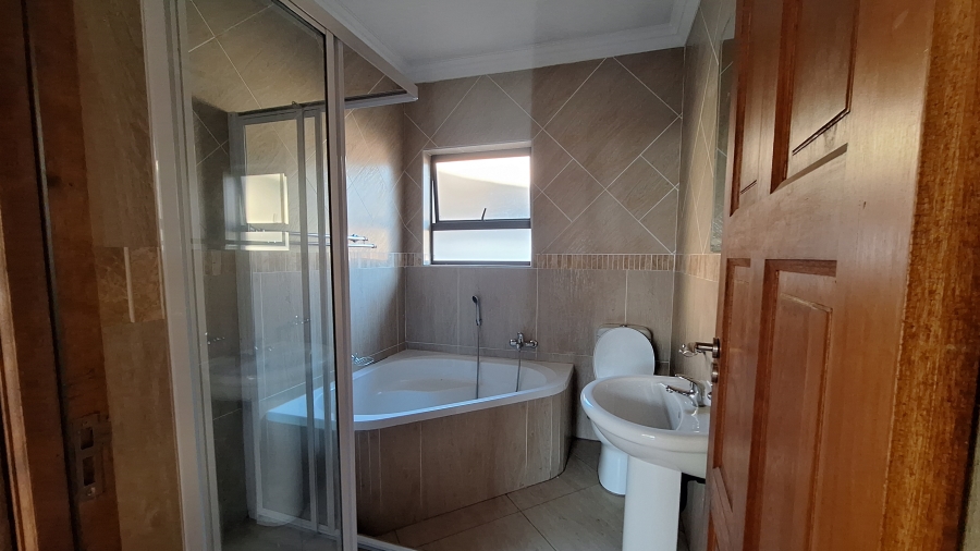 3 Bedroom Property for Sale in Thatchfield Hills Gauteng