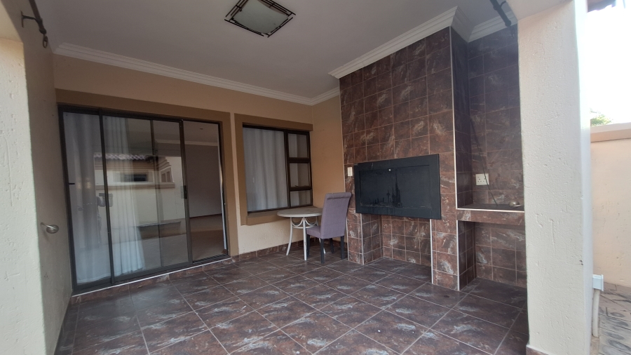 3 Bedroom Property for Sale in Thatchfield Hills Gauteng