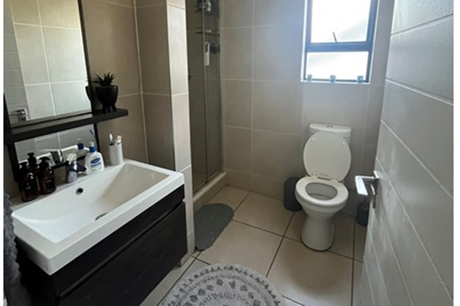 1 Bedroom Property for Sale in Olivedale Gauteng