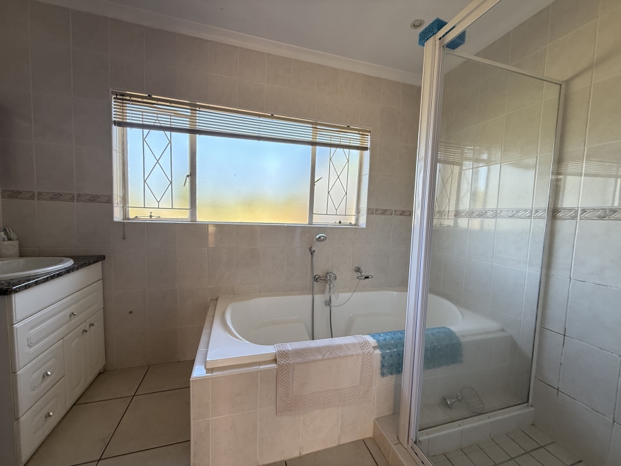 3 Bedroom Property for Sale in Wilro Park Gauteng