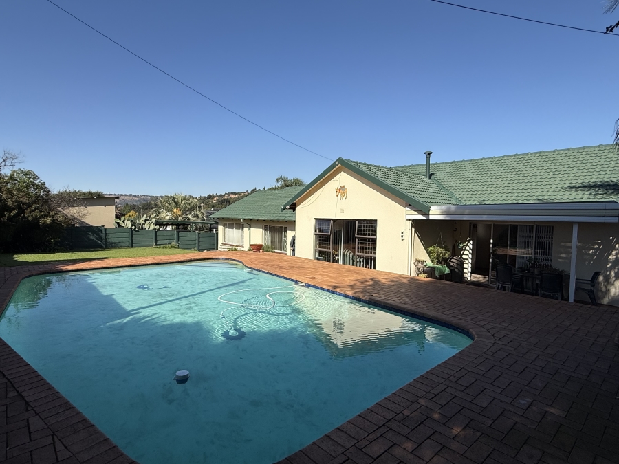 3 Bedroom Property for Sale in Wilro Park Gauteng
