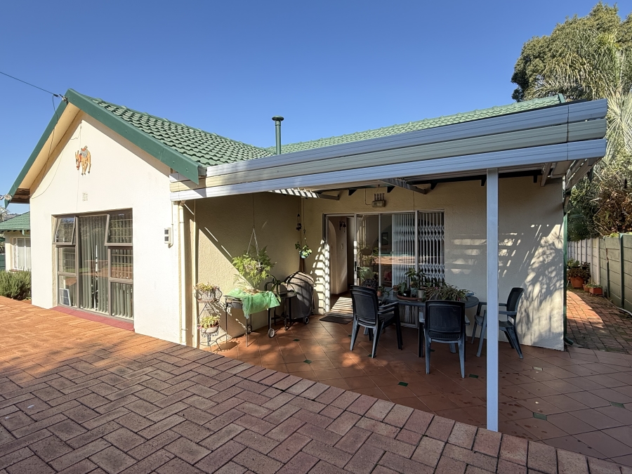 3 Bedroom Property for Sale in Wilro Park Gauteng